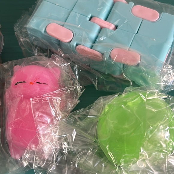 New Kids Adults Unisex 14 Piece Fidget Toy Stocking Stuffer Gift Set Bundle - Picture 5 of 7